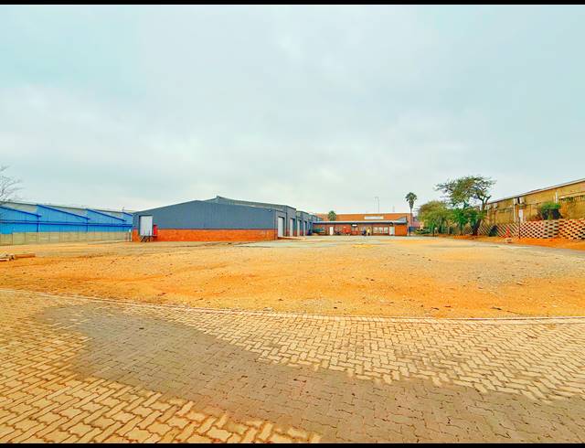 2,200M² WAREHOUSE TO LET IN WADEVILLE